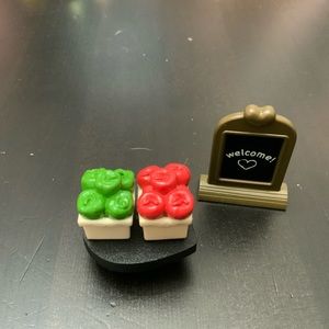 Little toys (4 items)